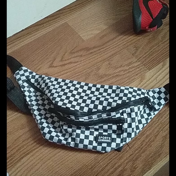Fanny pack - Picture 1 of 3